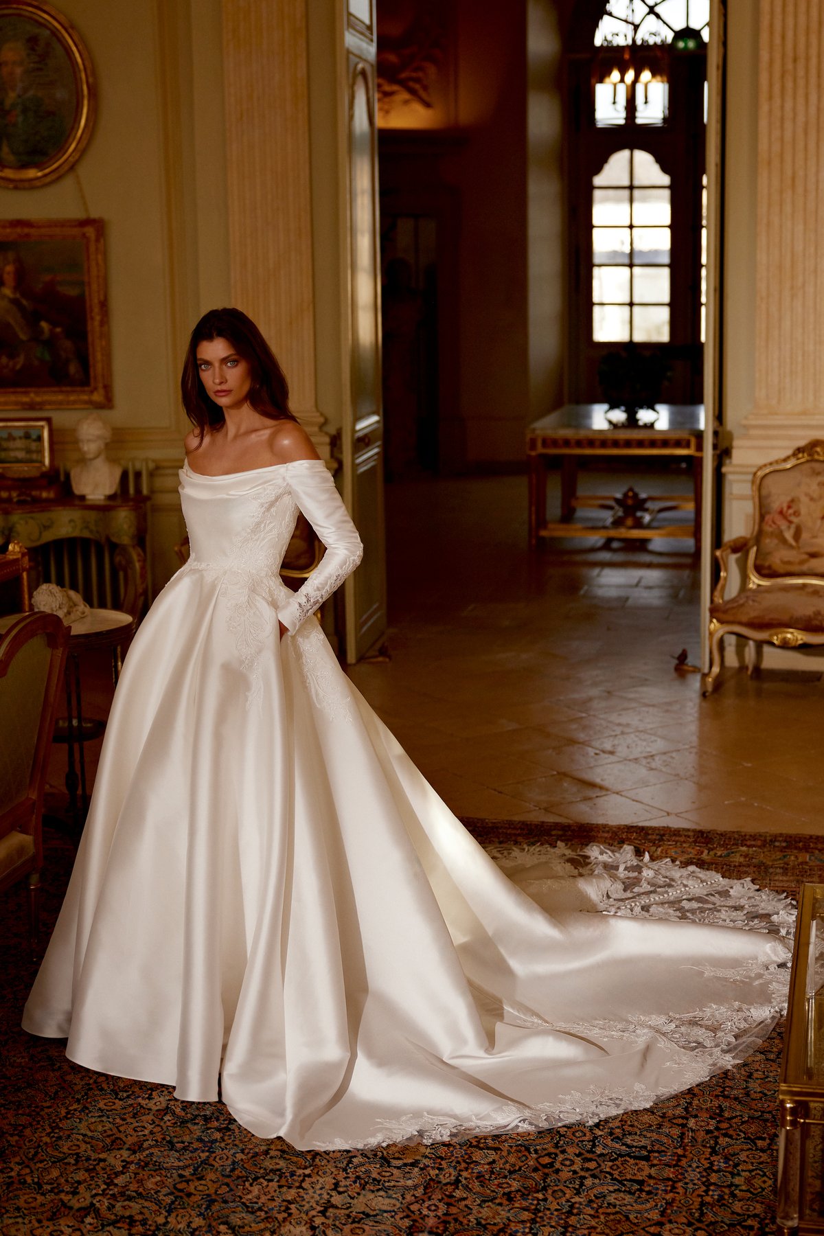 ミシュアシルクスクリーンソデックアックエディション　193/300 Josephine: Mikado A-Line Gown with Off-The-Shoulder Neckline and