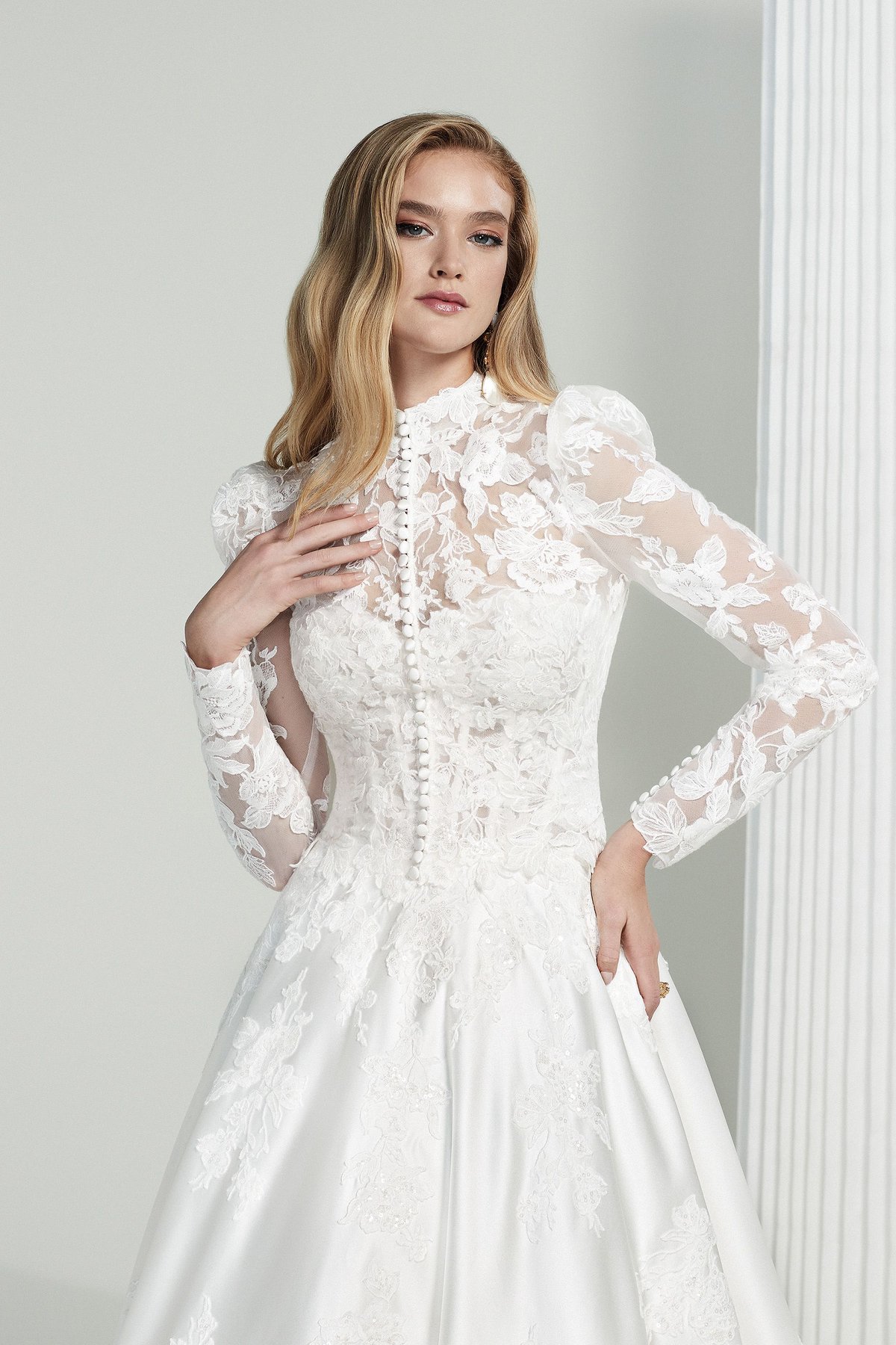 99228J_FC_Elizabeth-