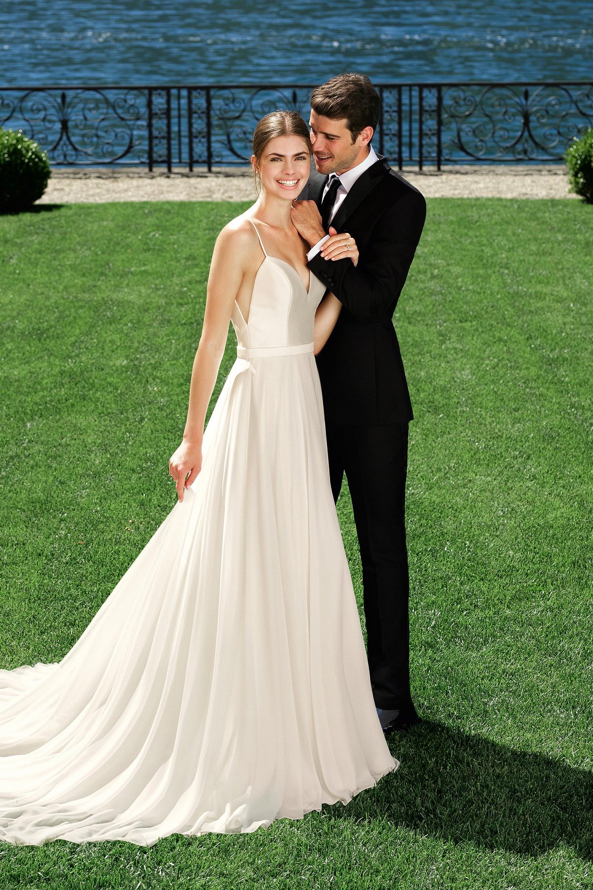 44118_AD_Sincerity-Bridal.jpg