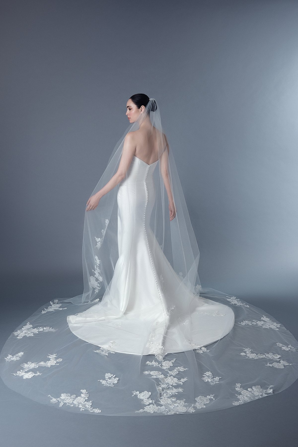 その他 Veil TG1050L140: Cathedral Length Veil with Sequined Embroidered Lace