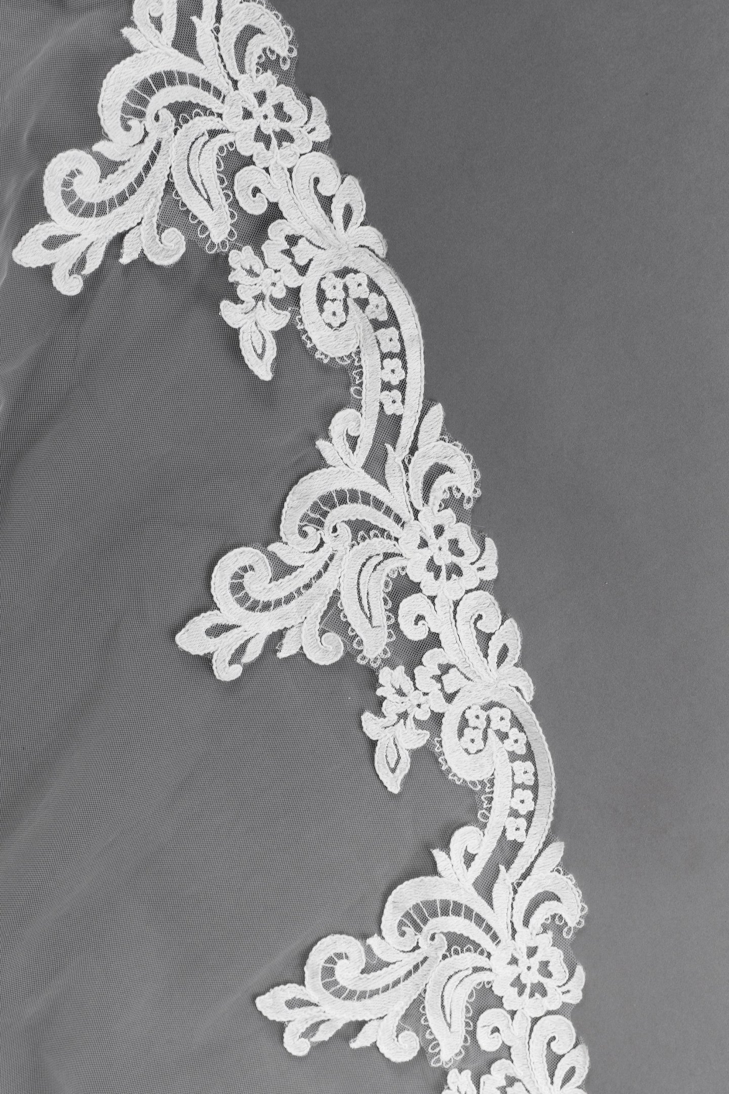 Justin Alexander Signature Style 9826V Cathedral Veil with Lace Appliqué Trim