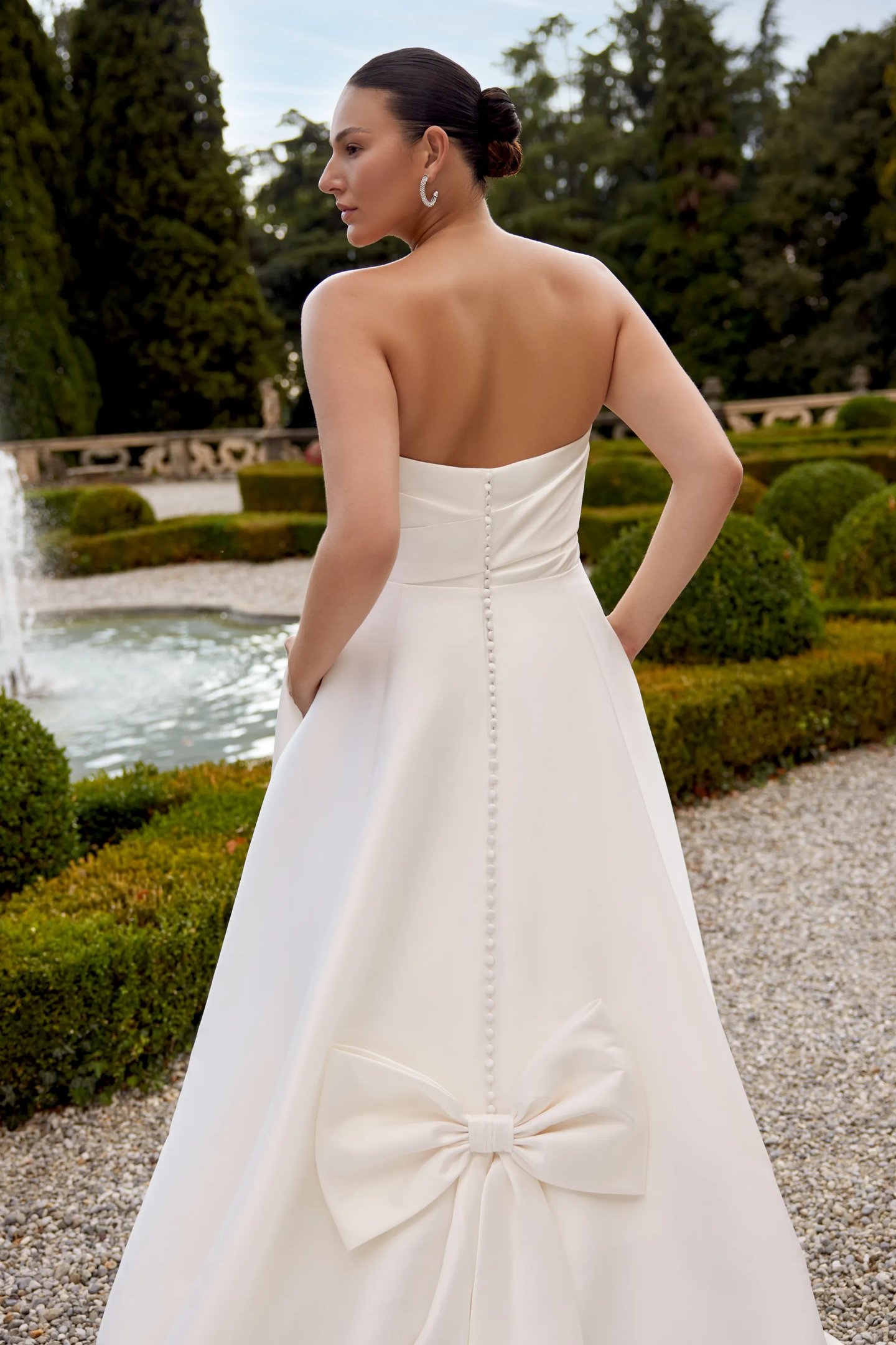 classic wedding dress style 20 Classic Wedding Dresses for Brides With Timeless Style