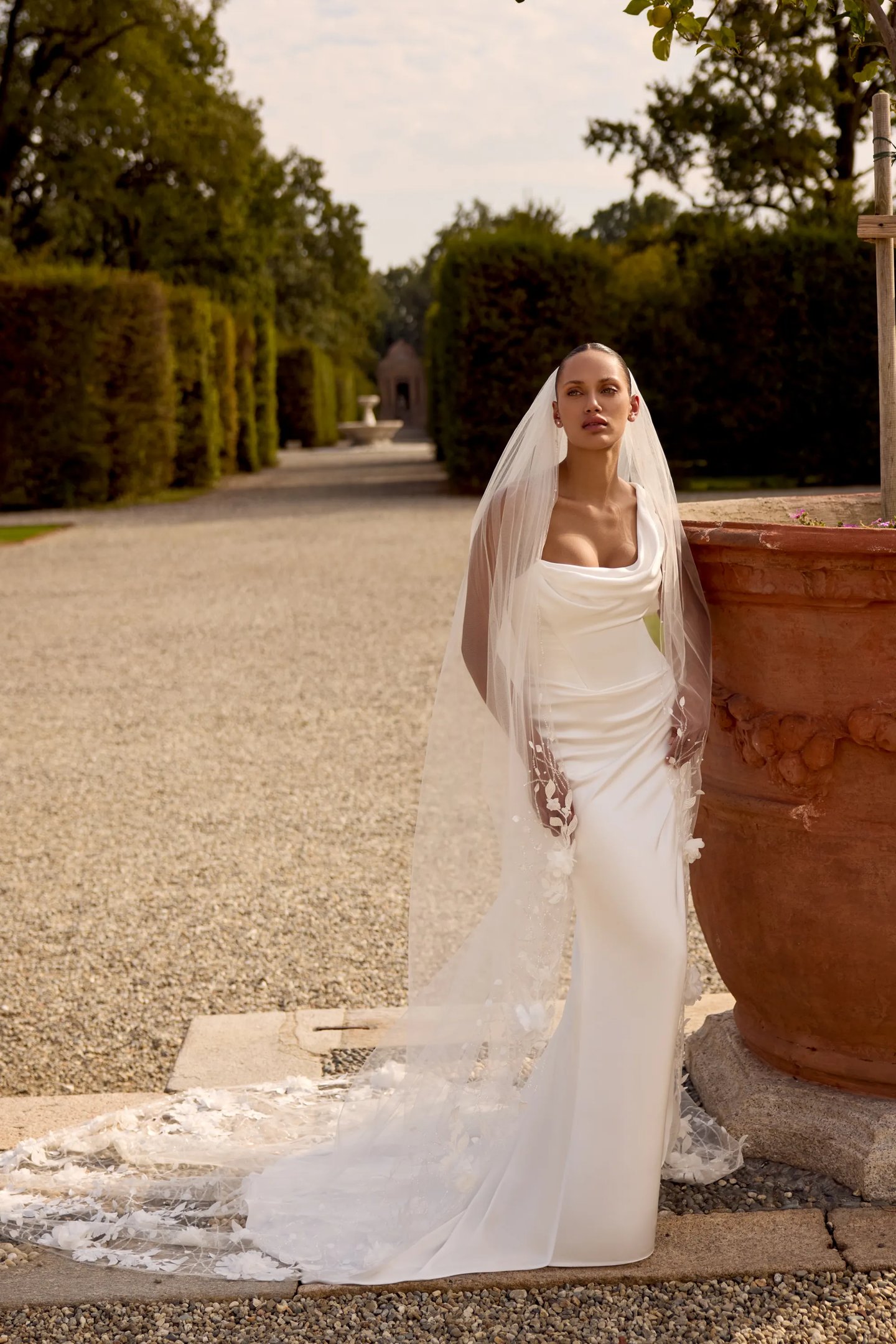 wedding dresses off one shoulder Aire