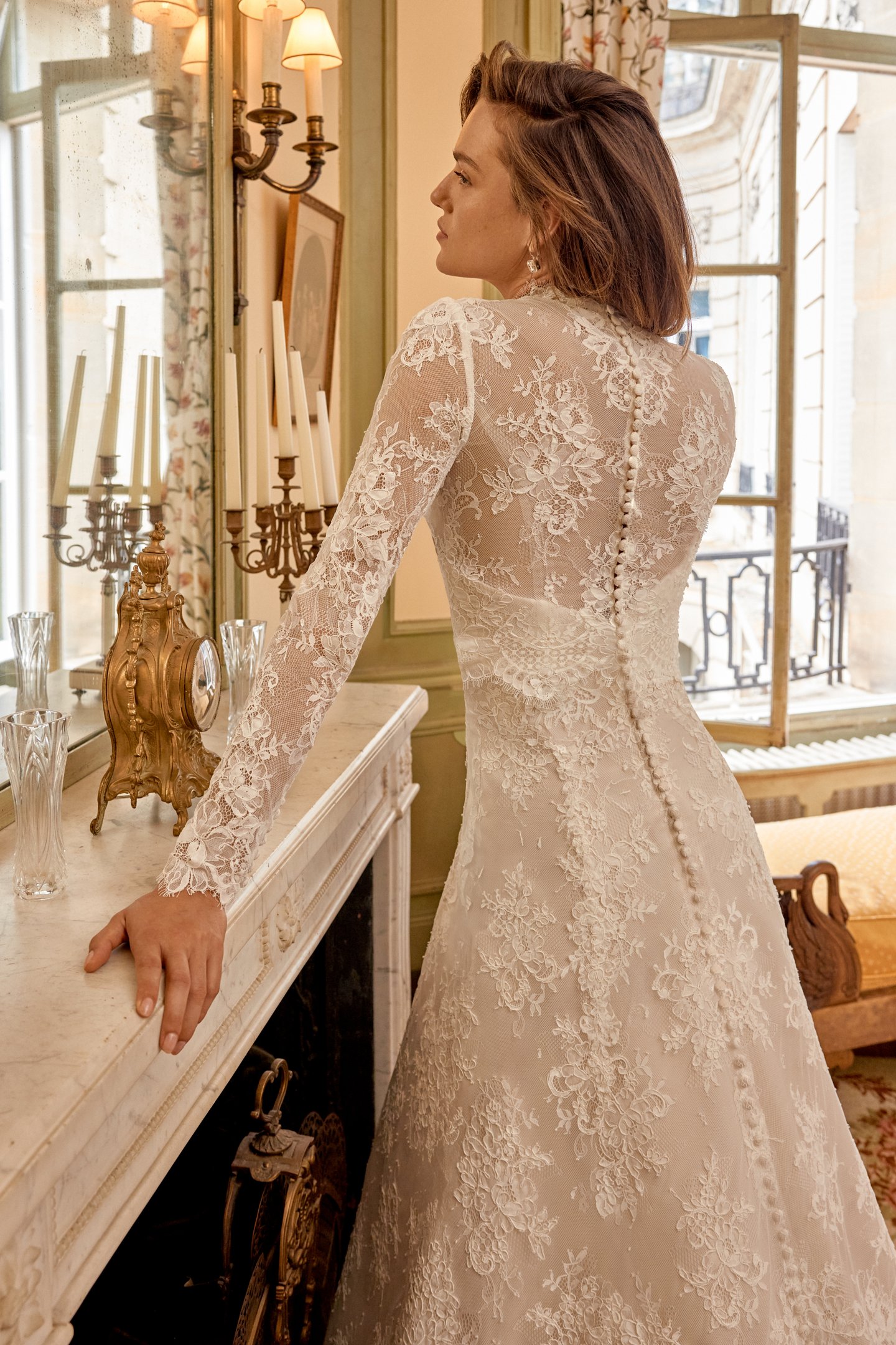 ロンハーマン　アイレット　ロングスリーブ　レース Merida: Matte Alençon Corded Lace Slim A-Line Gown with Eyelash