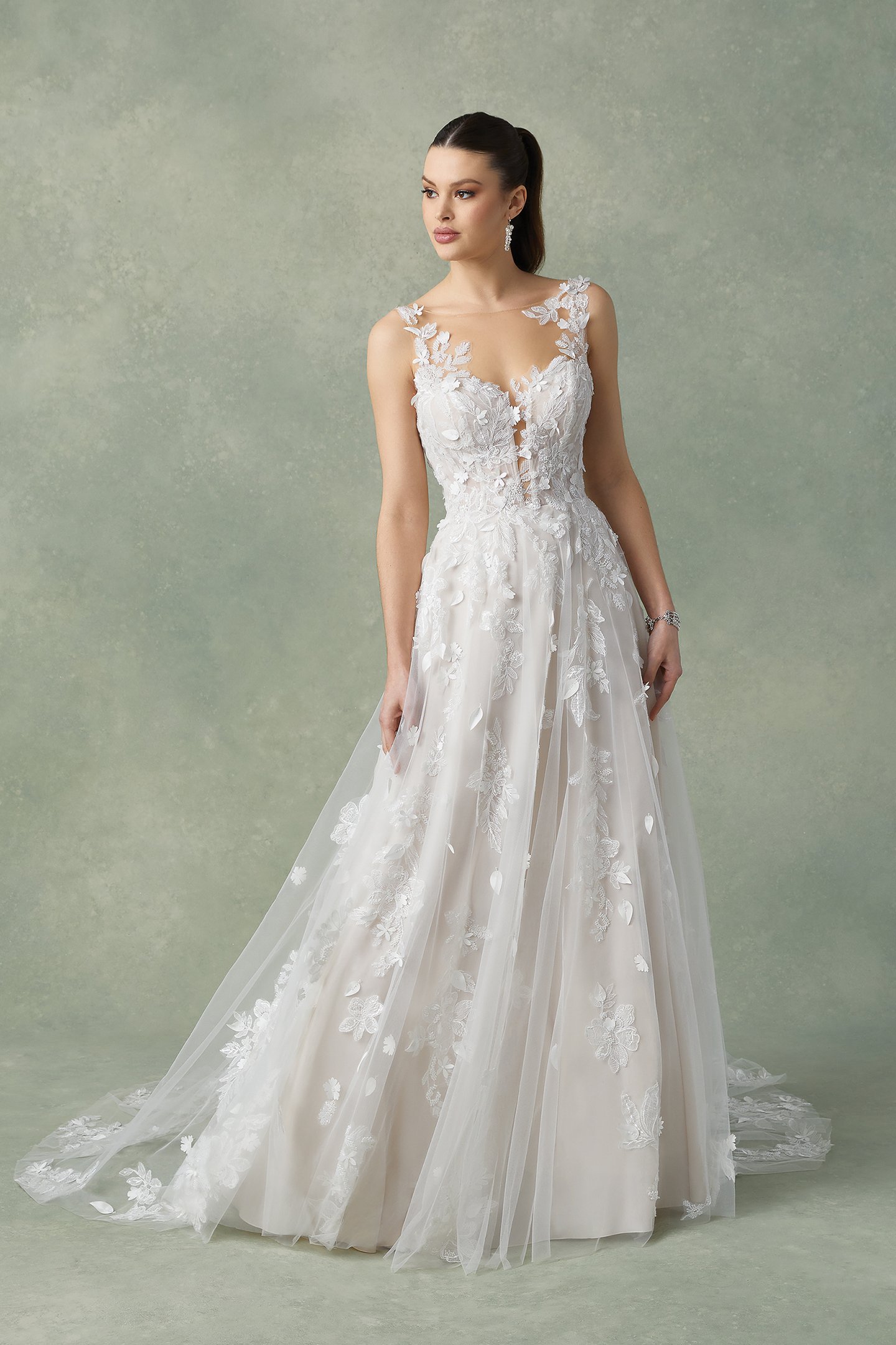 ファッションシーンで話題のこれから流行るブランド12選 Lace Beaded with Gown A-Line Ferna: Appliqués Petals 3D and スーツ・フォーマル・ドレス