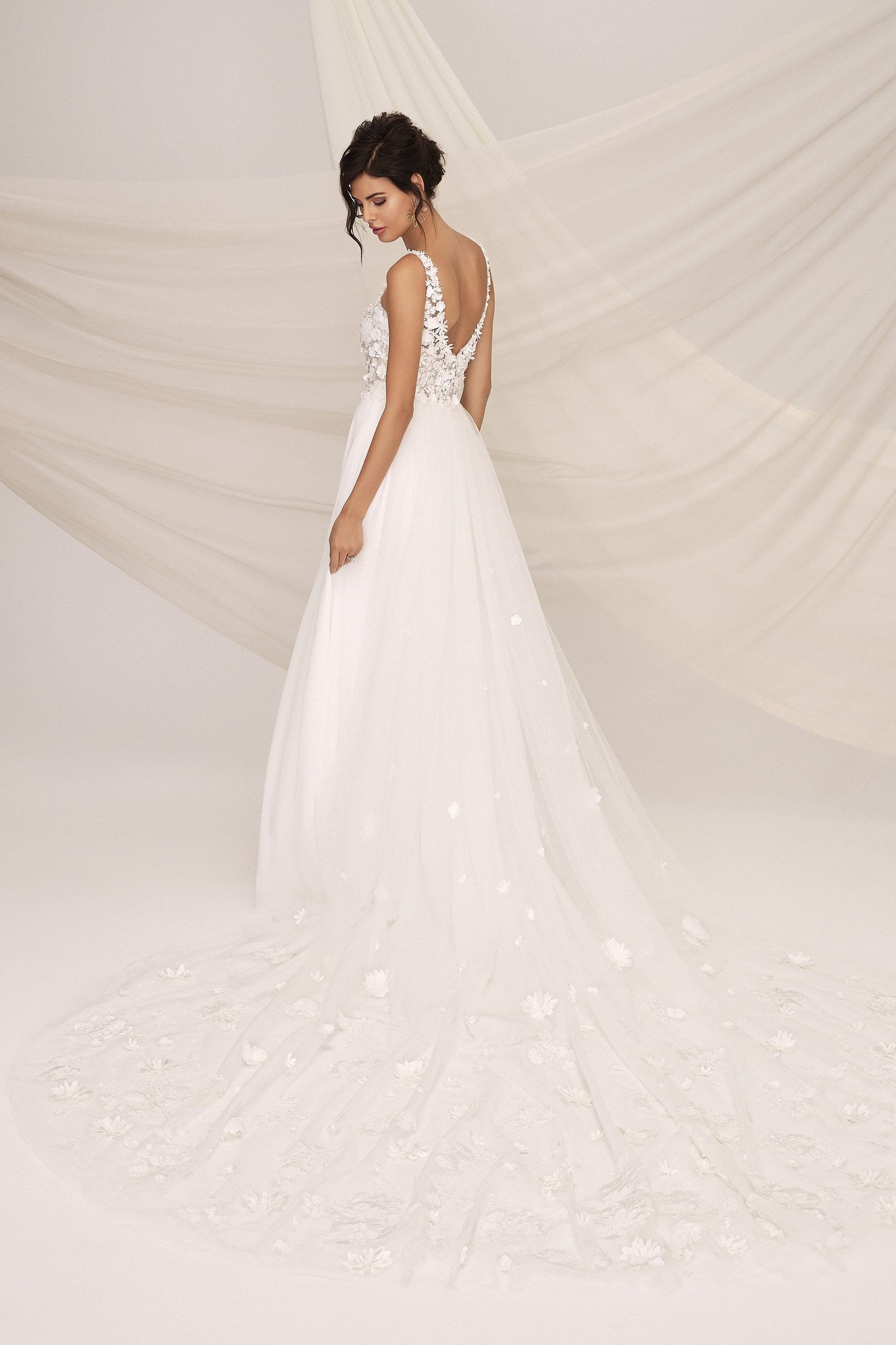 Justin Alexander Signature Style 99117DT CALDERA TRAIN Cathedral Length Detachable Train with 3D Floral Appliques
