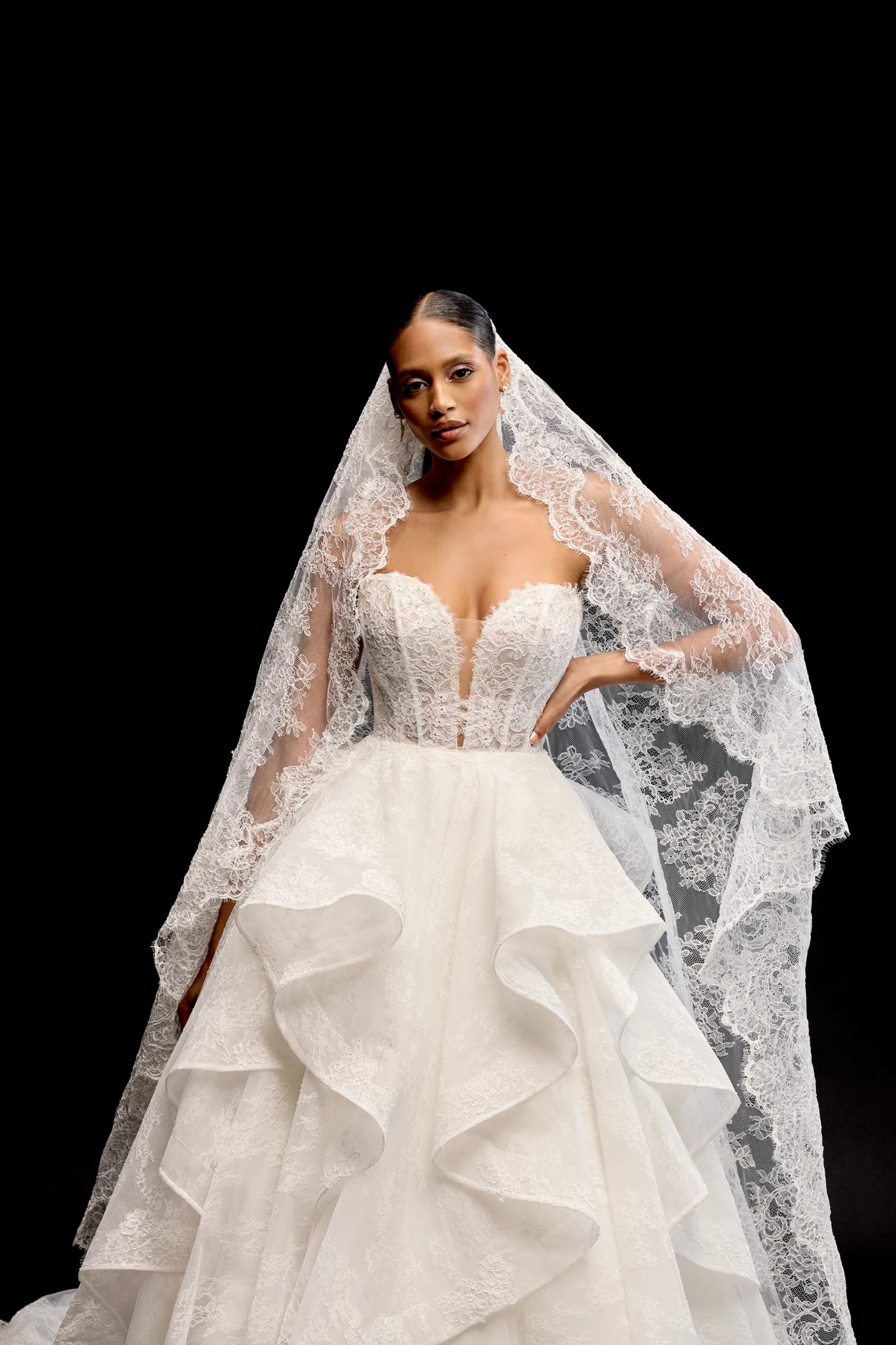embroidered organza wedding dress DreamDress By PMN Nayane Wedding Dress Gown Squared Neck Overlay V-Neck Spaghetti Strap Slip Chapel Train | Size: Custom