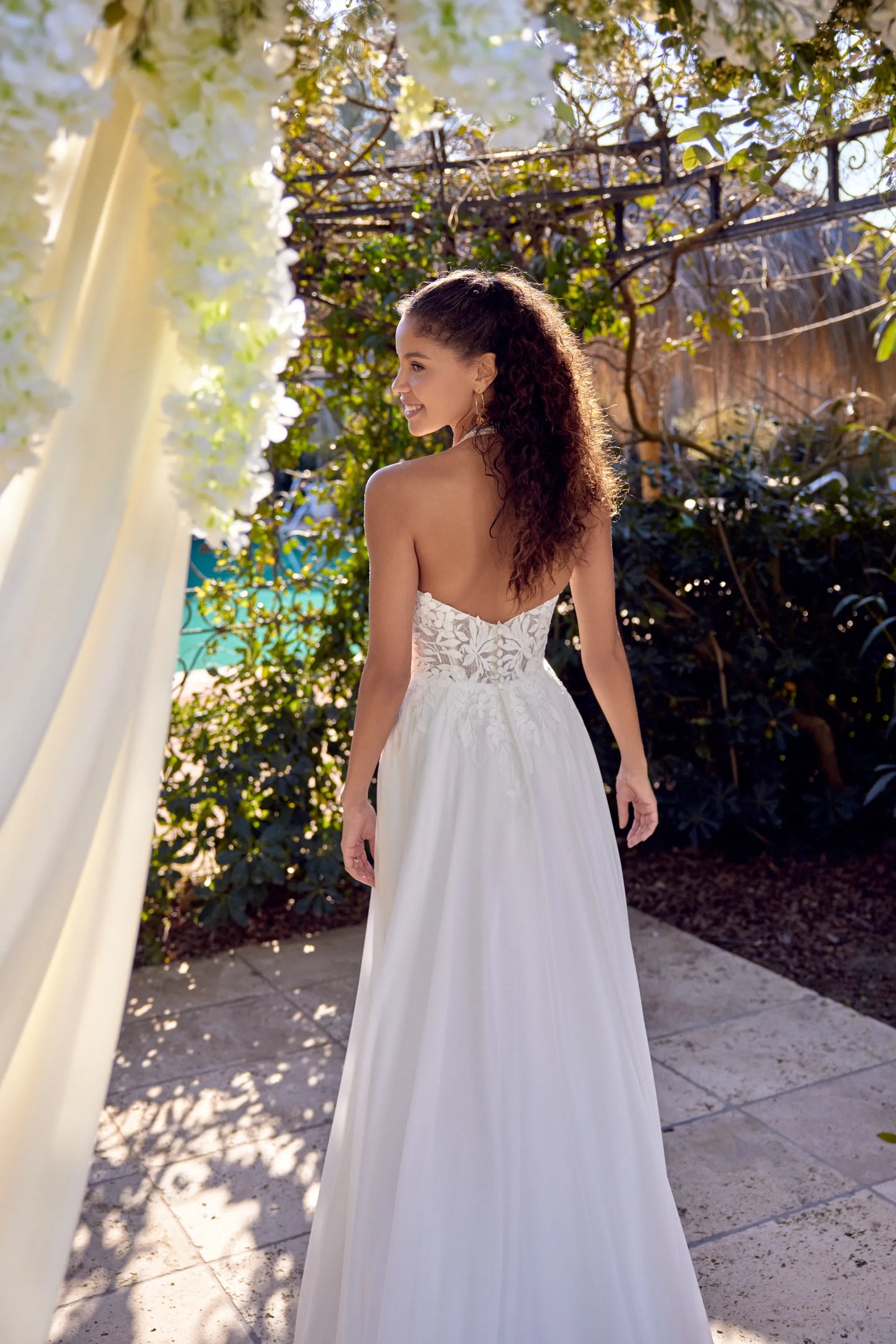 chiffon halter neck wedding dress Chiffon A-Line Halter Sleeveless Long Beach Wedding Dress with Lace,MW336