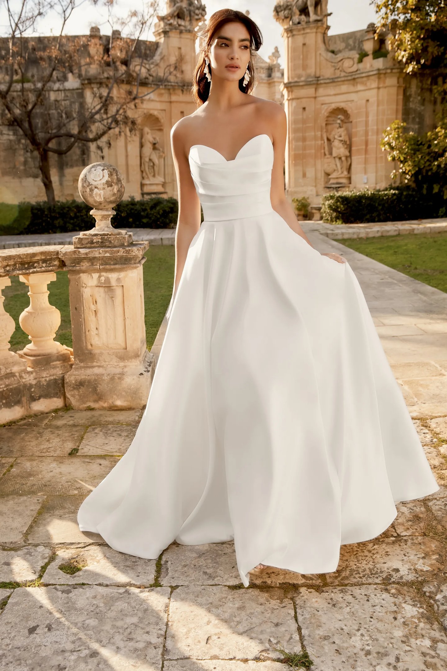 simply white dresses Chic Mandeville | Hello Summer!! Cute for beach pics! {eyelet midi $98, embroidered mini $70, eyelet mini $70} #whitedresses #beachpics corset beach wedding dresses Amy by Velvi, Little White