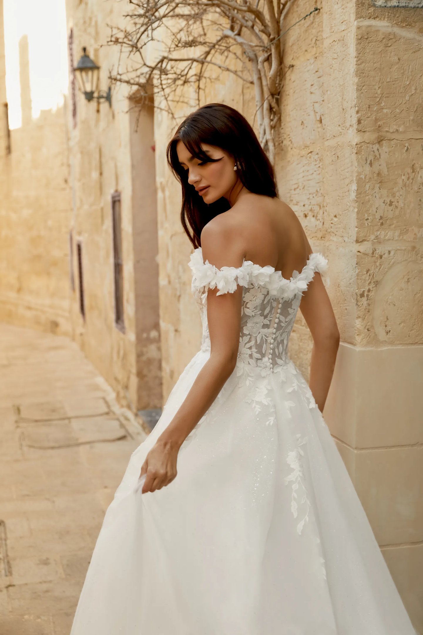 justin alexander off the shoulder wedding dress Neckline Off-the-Shoulder Wedding Dresses