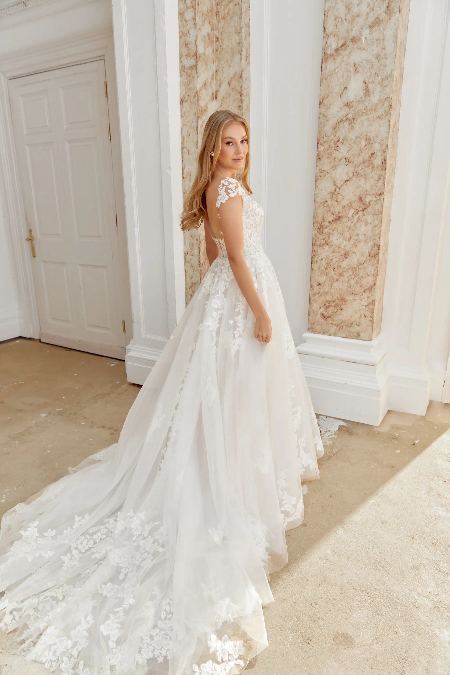 ill fitting wedding dress What Do I Do If My Wedding Dress Doesn't Fit the Day of My Wedding?