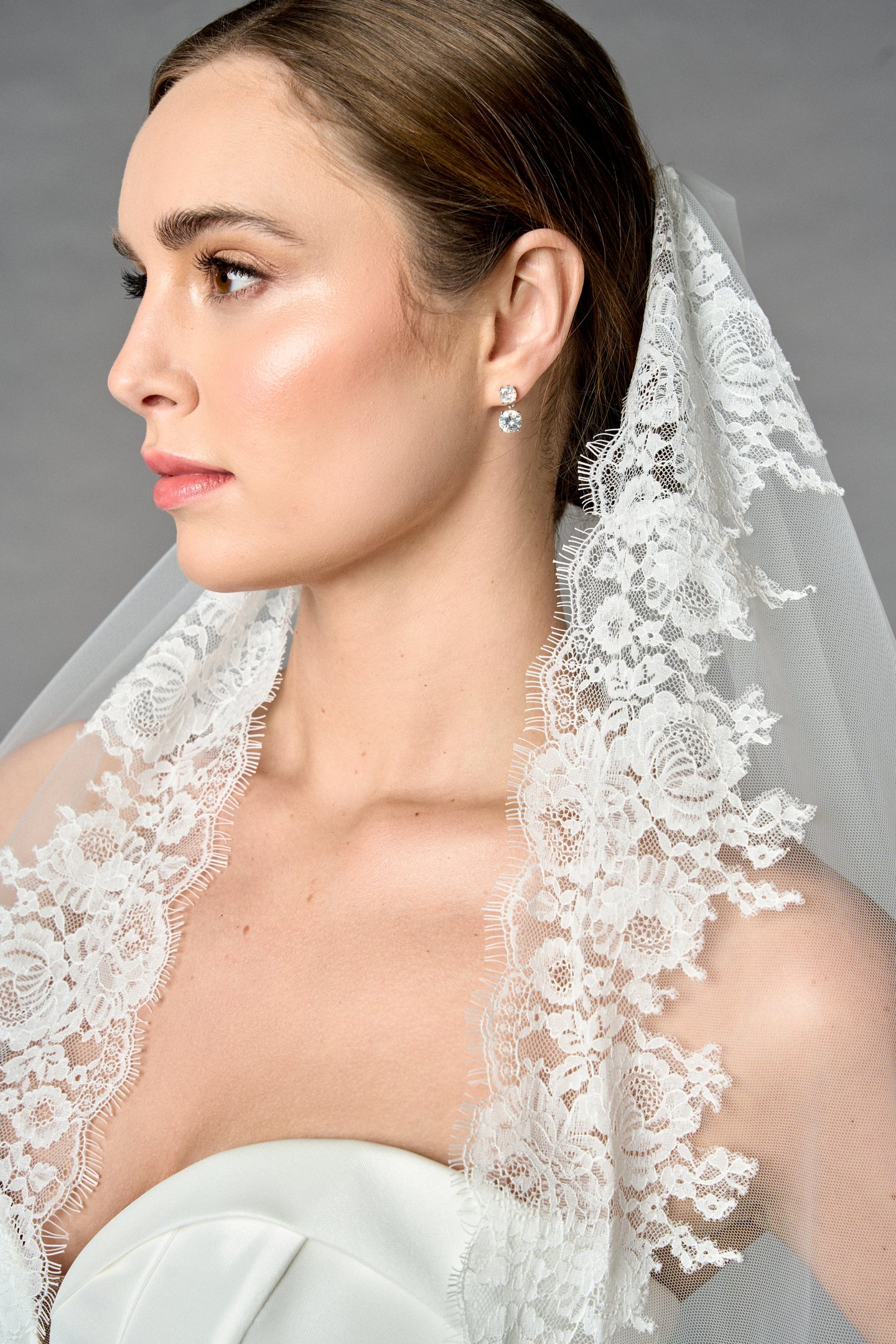 Thanks & Goodluck Style TG1110L037 Fingertip Length Tulle Veil with Chantilly Lace Edge and Eyelash Trim
