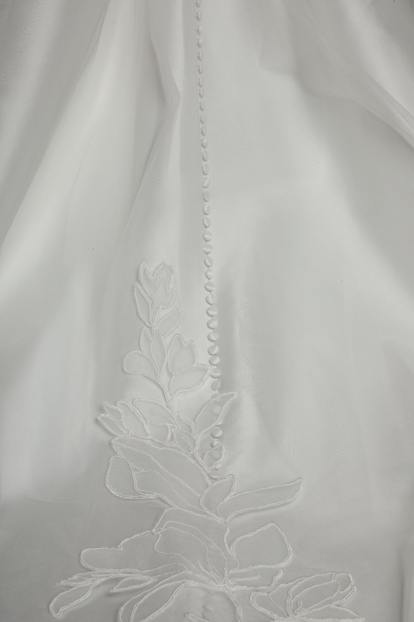 Thanks & Goodluck Style TG1164L120 Cathedral Length Tulle Veil with Soutache Embroidered Lace Appliqués