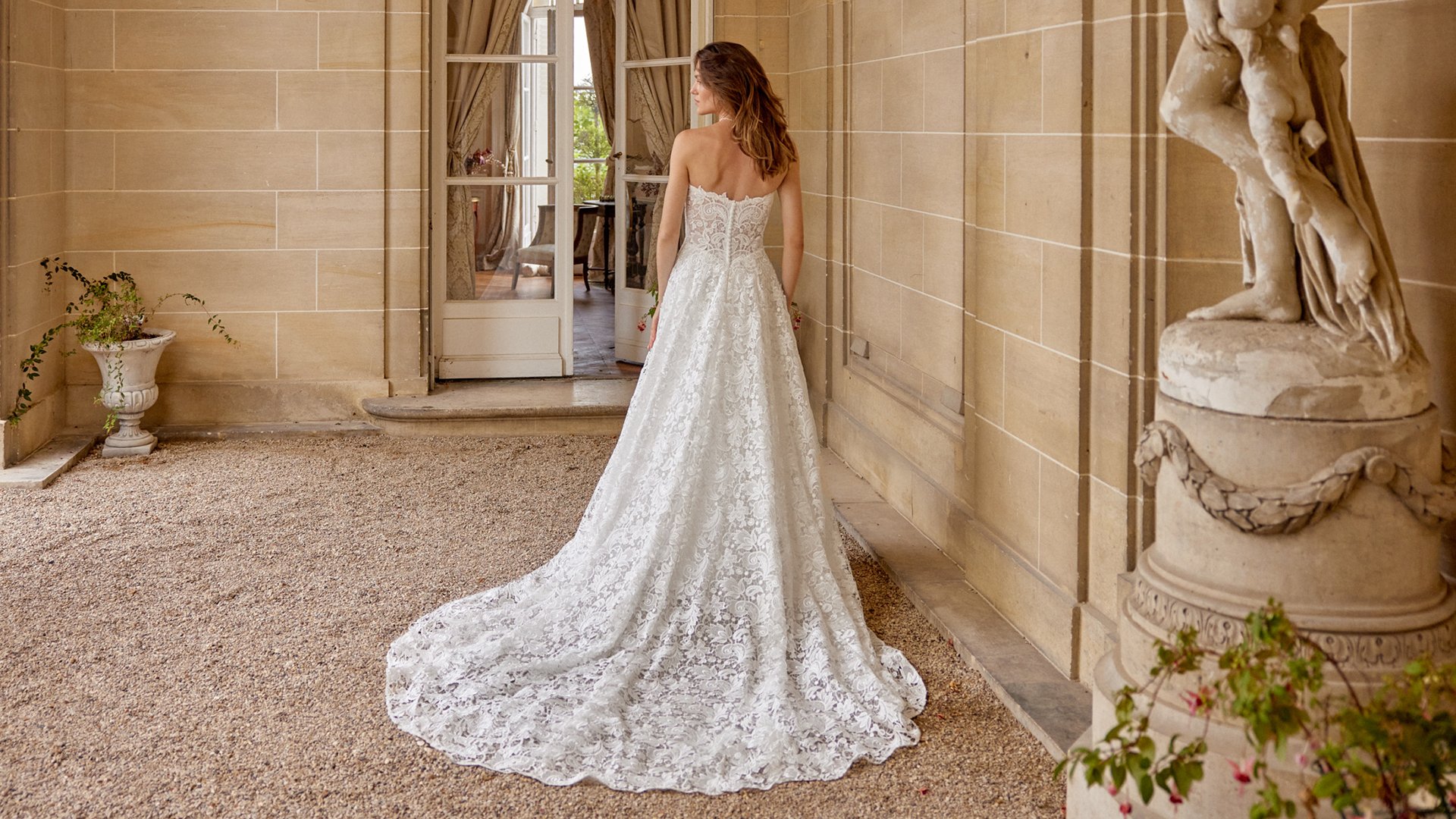 Justin Alexander Style 88510 MIRABELLE Allover Matte Venice Lace A-Line Gown with Basque Waist