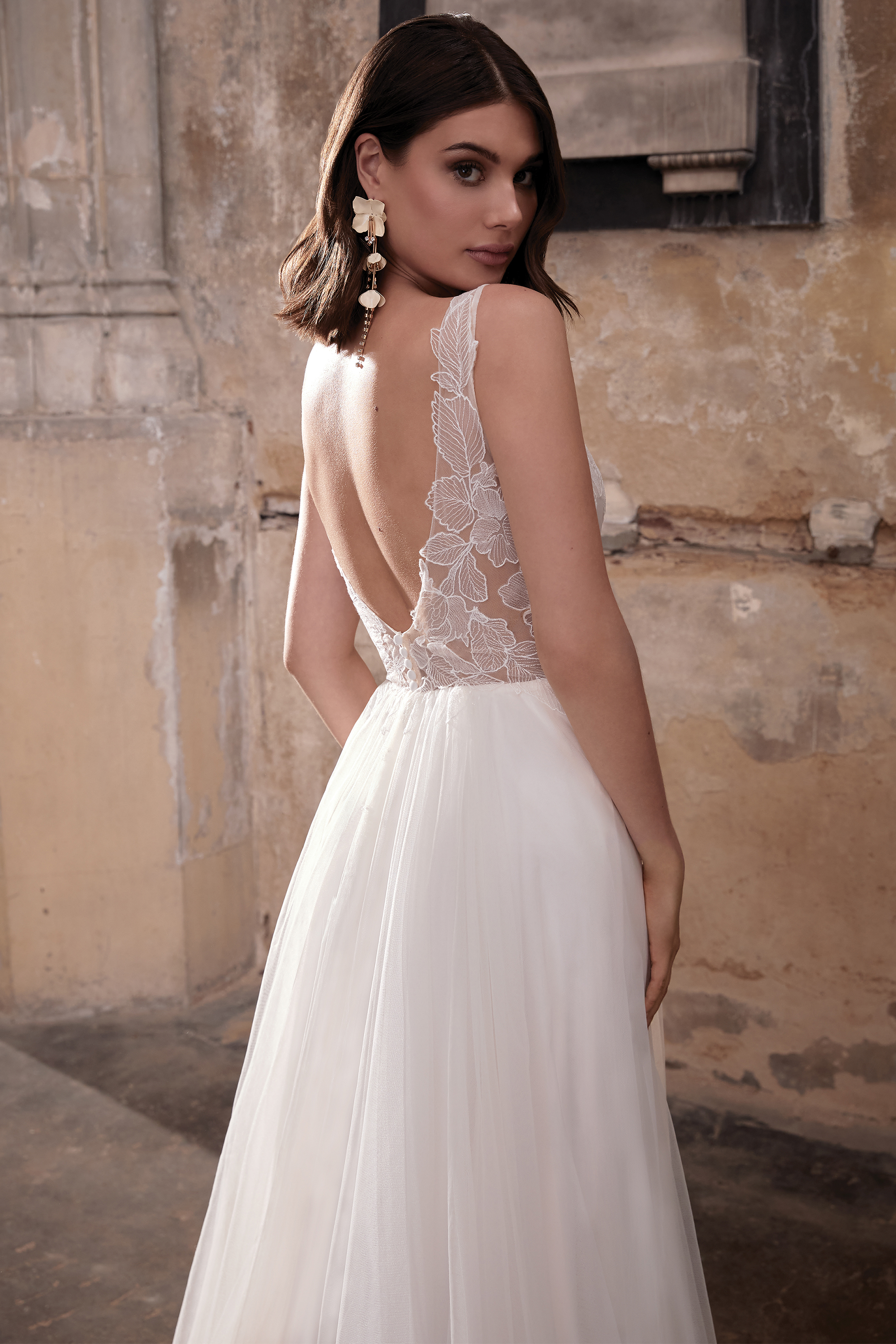 Harlow: Soft Tulle A-line Wedding Dress with Square Neckline