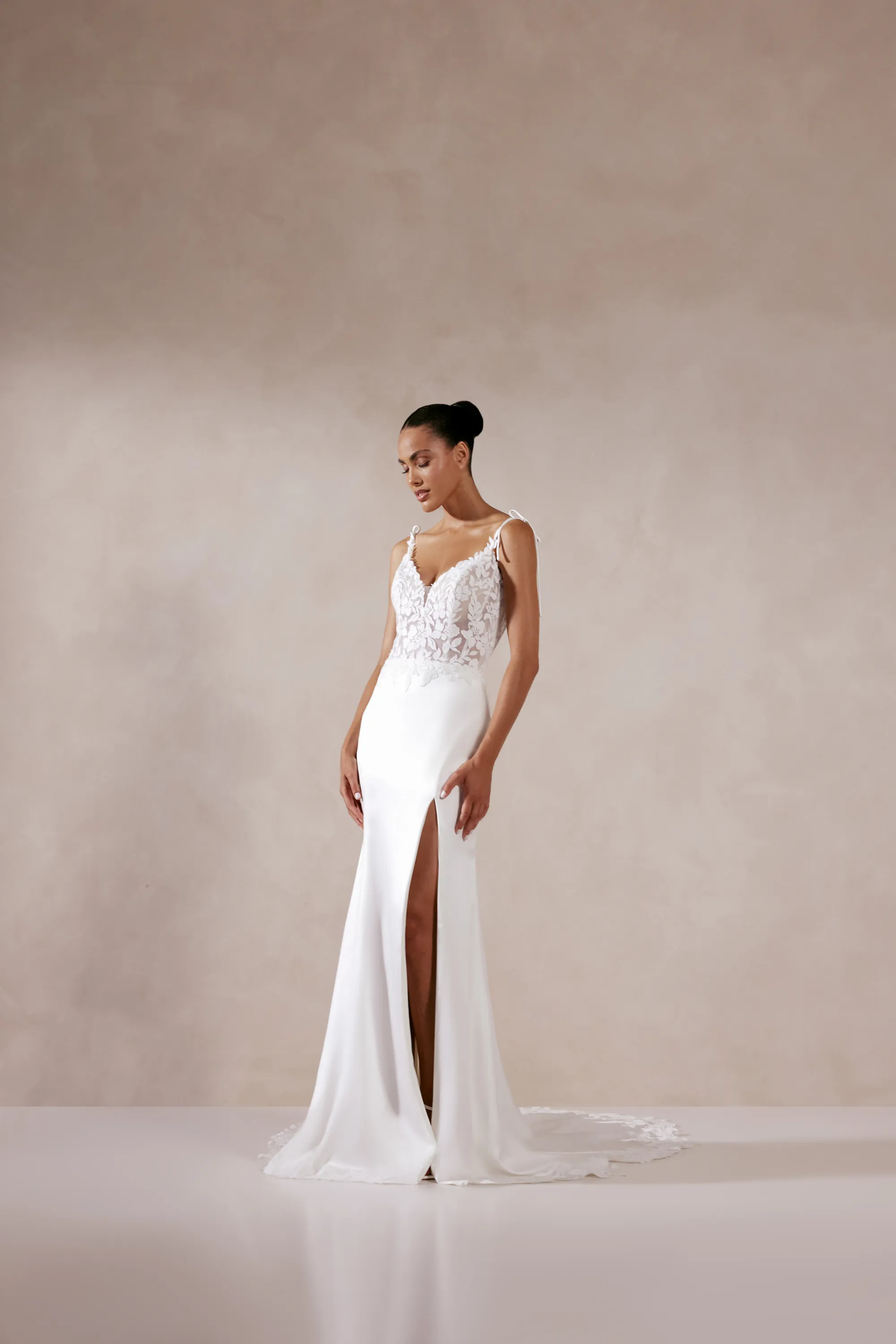 ブレア Reagan: Stretch Crepe Fit and Flare with Plunging Illusion