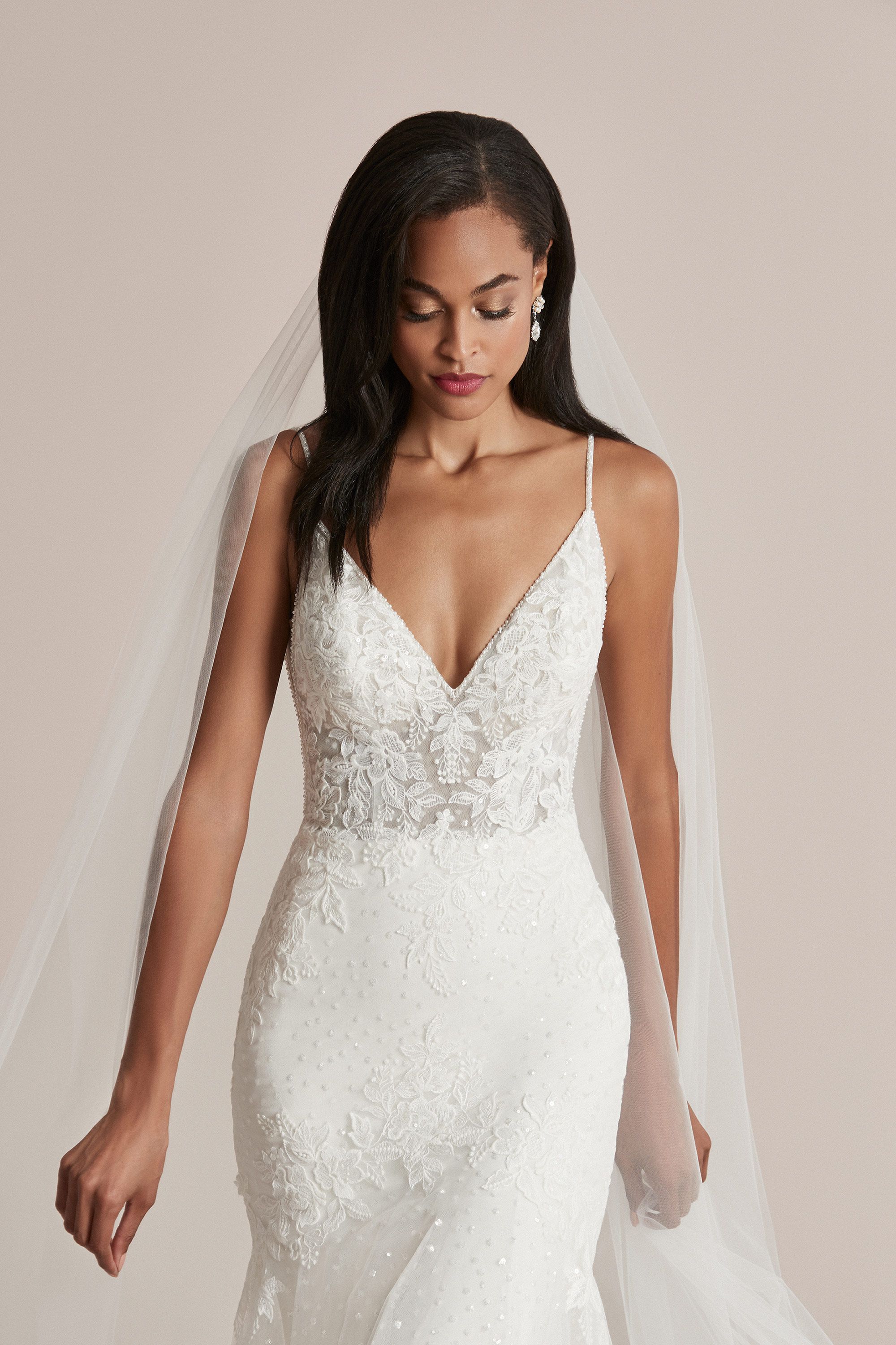 Justin Alexander Style 88220V Calista Veil Scalloped Lace Cathedral Length Veil