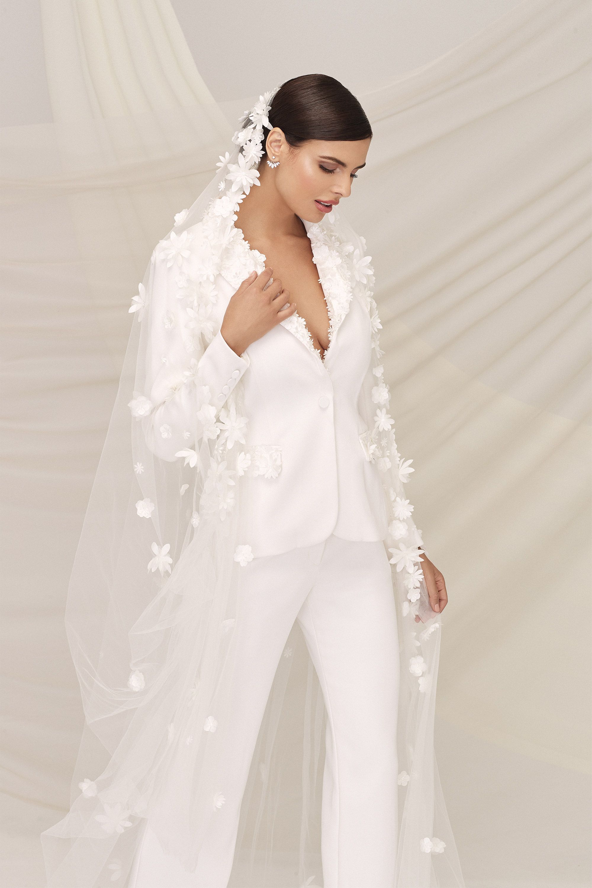 Justin Alexander Signature Style 99116V UPTOWN VEIL Walking Veil Accented with Laser Cut 3D Flowers