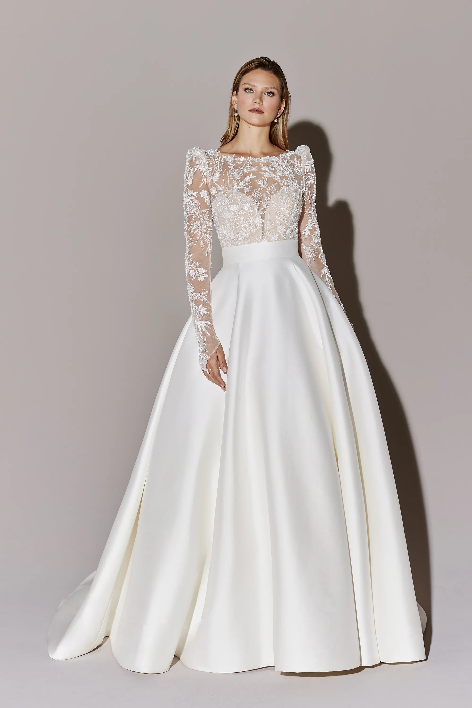✴︎マリア✴︎ MARIE: Straight Neckline Wedding Gown with Stretch Mikado