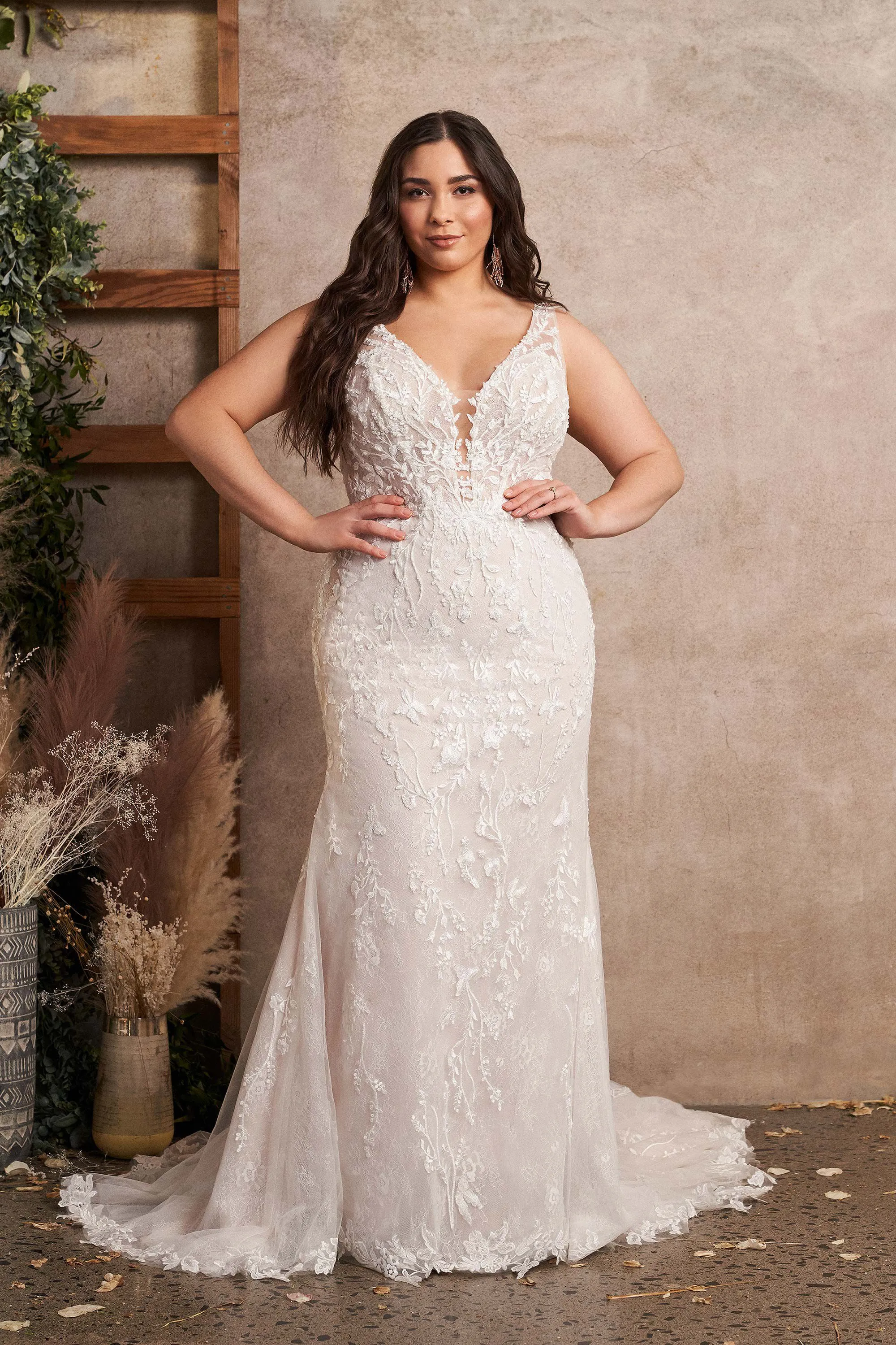 66131: Low Back Dress with Chantilly and beading, lace