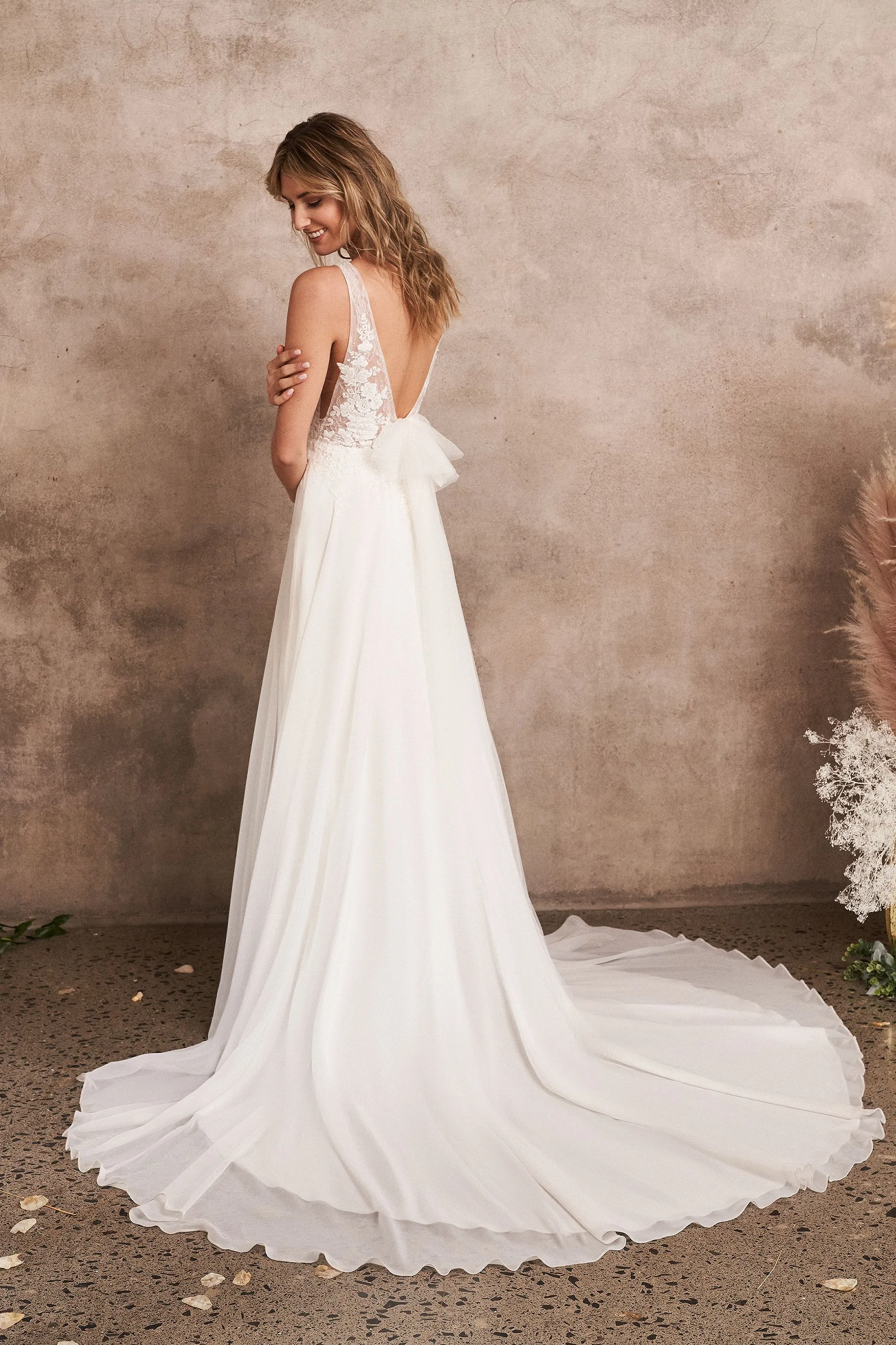Lillian West Style 66205BOW Delicate Detachable Tulle Bow