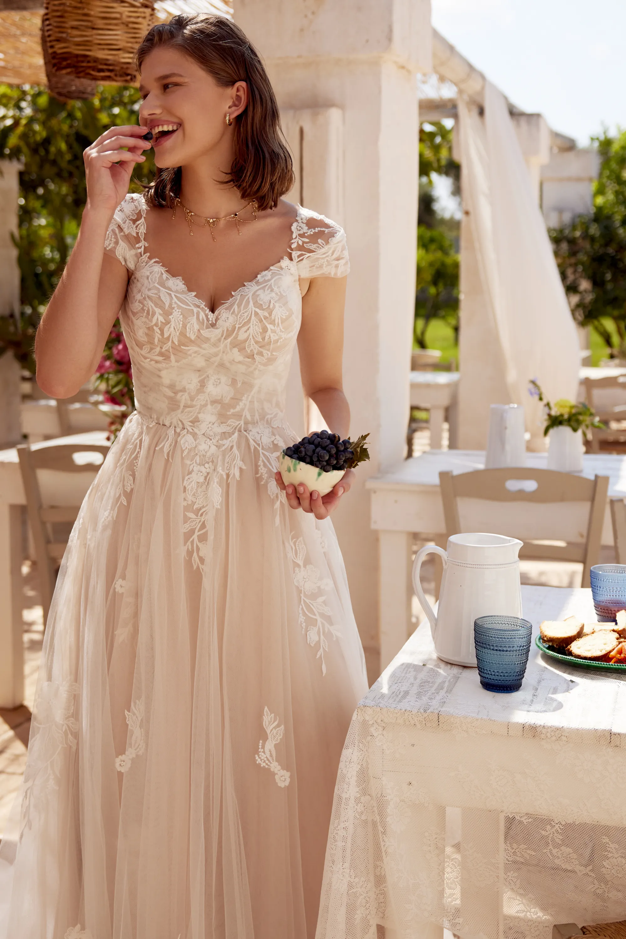 LACE MADE 「プリンセスグウェン」ブラウス K268064 Elegant Jacquard Gown with Shirt Collar Neckline and