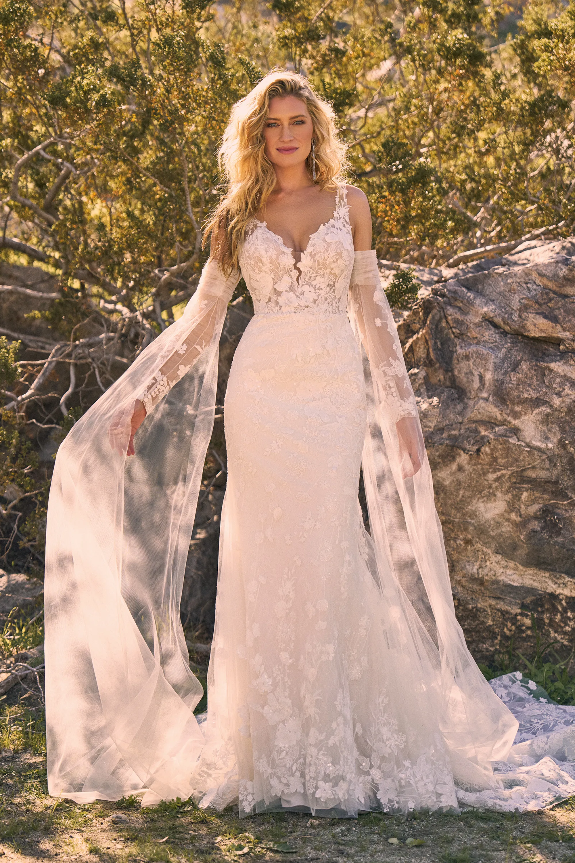66131: Low Back Dress with Chantilly and beading, lace